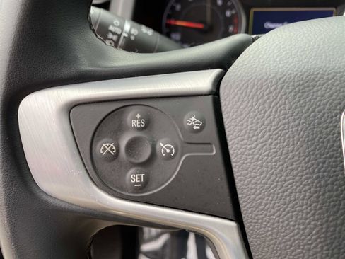 Used 2023 GMC Acadia SLT image 18