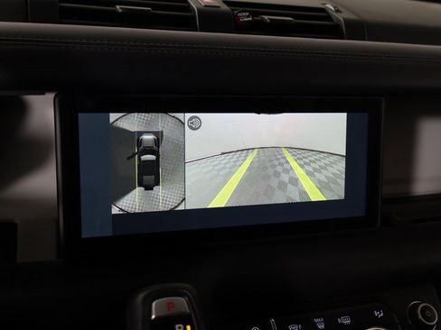 Used 2020 Land Rover Defender 110 HSE image 6