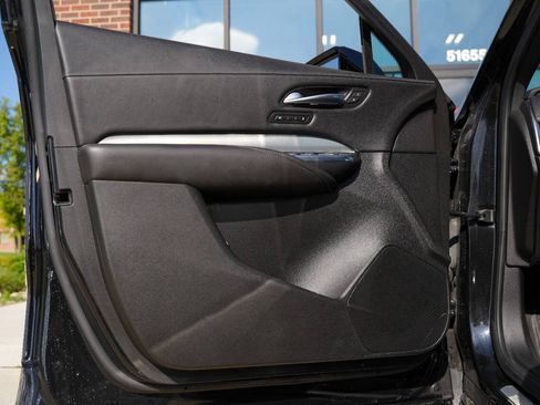 Used 2019 Cadillac XT4 Premium Luxury image 9