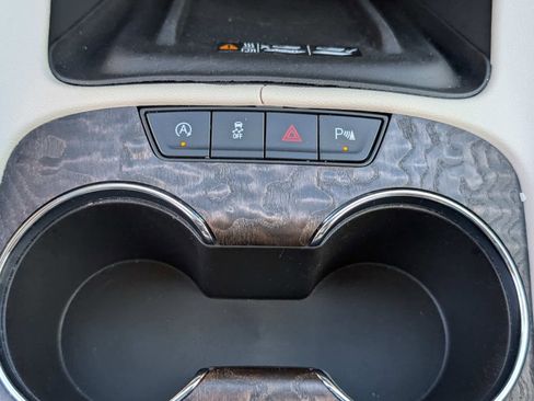 Certified 2023 GMC Acadia Denali w/ Denali Ultimate Package image 29