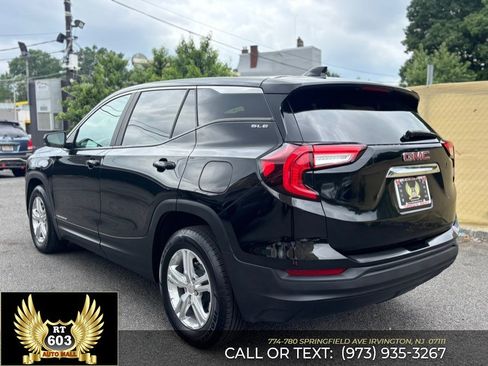Used 2024 GMC Terrain SLE FWD image 4