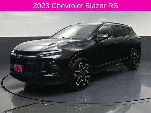 Used 2023 Chevrolet Blazer RS w/ Driver Confidence II Package FWD image 2