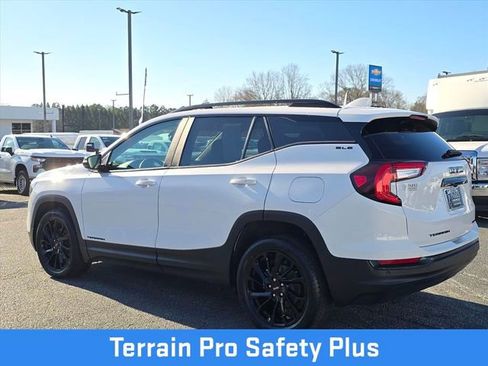 Certified 2023 GMC Terrain SLE w/ Driver Convenience Package image 7