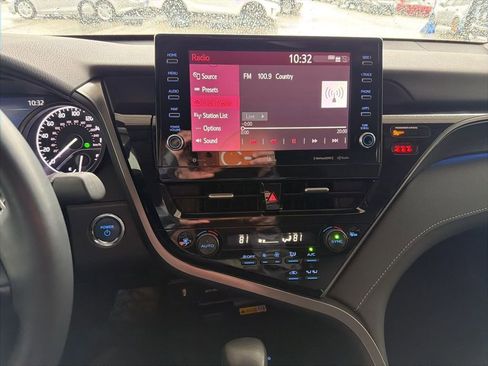 Used 2024 Toyota Camry XSE w/ Navigation Package image 10