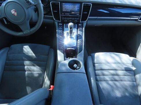 Used 2013 Porsche Panamera GTS image 9