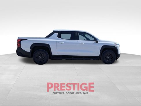 Used 2024 Chevrolet Silverado EV W/T AWD/4WD image 5