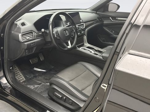 Used 2018 Honda Accord Sport image 10
