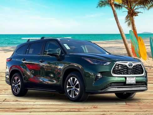 Used 2023 Toyota Highlander XLE image 7