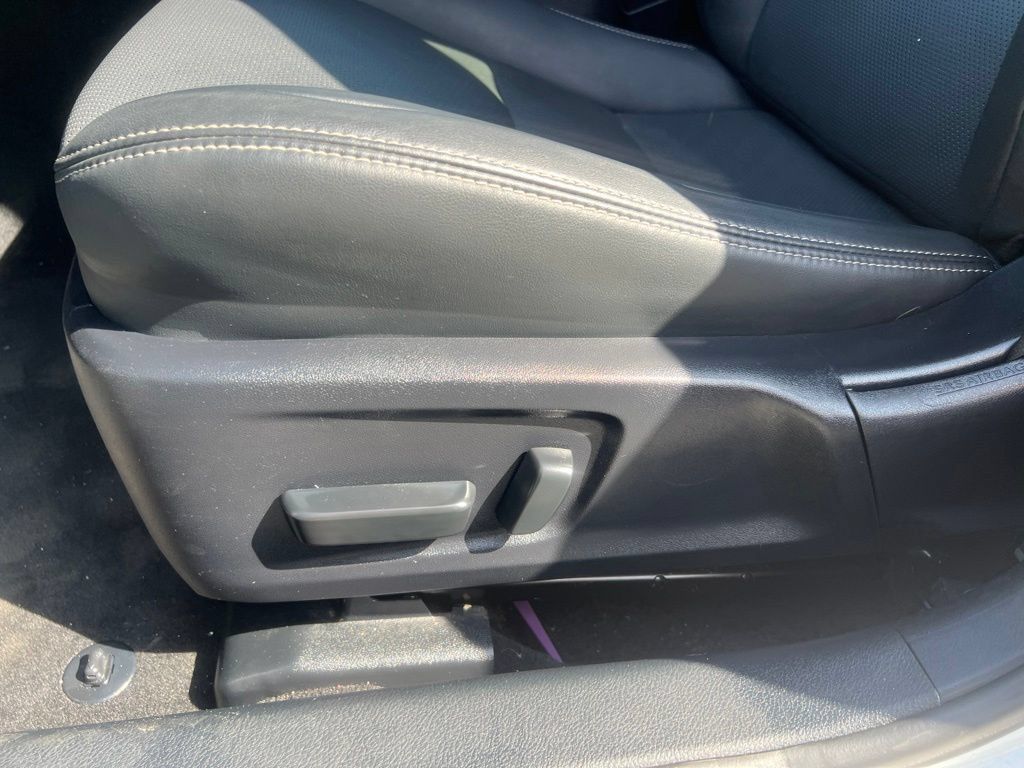 Used 2023 Lexus IS 300 w/ Comfort Package RWD image 7