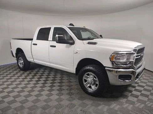 Used 2023 RAM 2500 Tradesman w/ Chrome Appearance Group AWD/4WD image 3