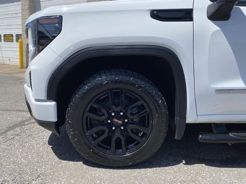 Used 2024 GMC Sierra 1500 Elevation AWD/4WD image 11