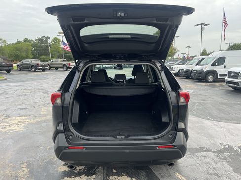 Used 2022 Toyota RAV4 XLE AWD/4WD image 10