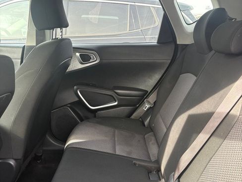Used 2020 Kia Soul LX image 10