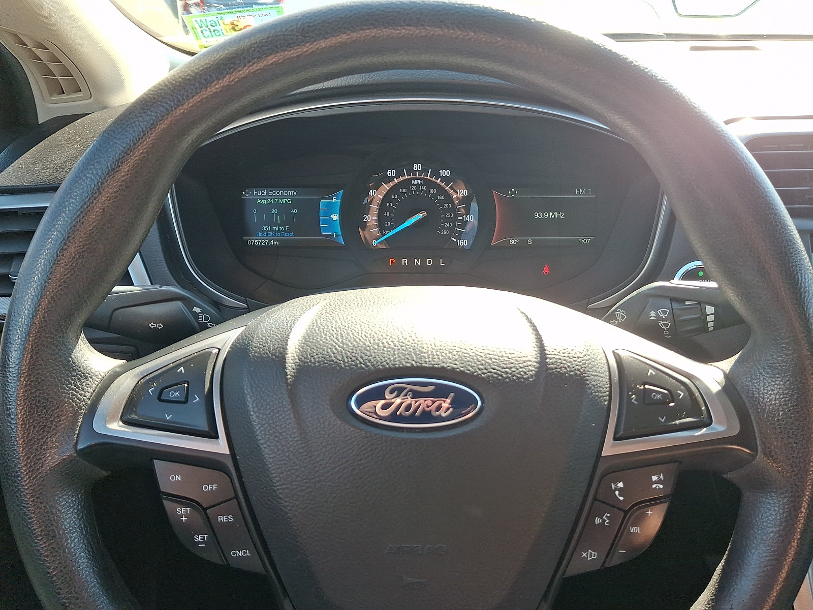 Used 2018 Ford Fusion SE w/ Fusion SE Technology Package FWD image 19