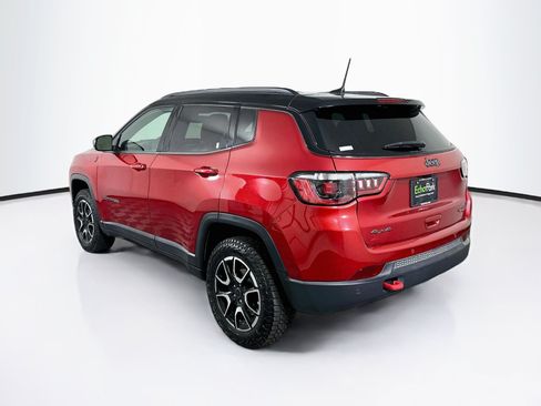 Used 2025 Jeep Compass Trailhawk AWD/4WD image 5