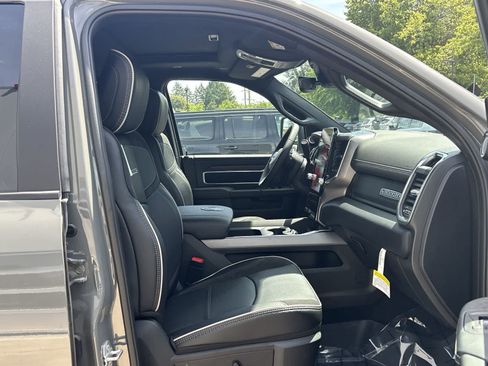 New 2026 RAM 3500 Laramie AWD/4WD image 9