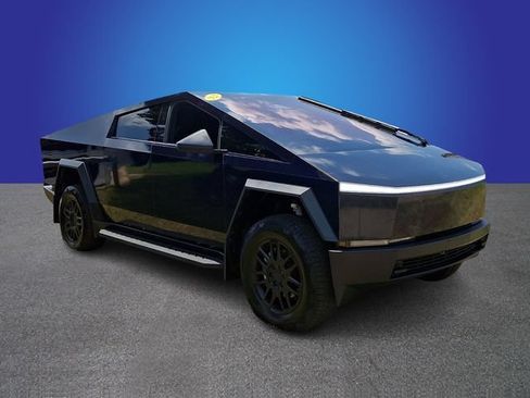 Used 2025 Tesla Cybertruck AWD Crew Cab image 3