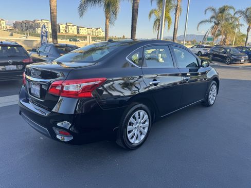 Used 2016 Nissan Sentra SV image 9