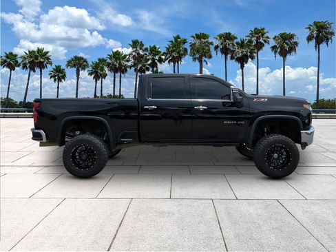 Used 2022 Chevrolet Silverado 2500 LTZ w/ LTZ Plus Package AWD/4WD image 8