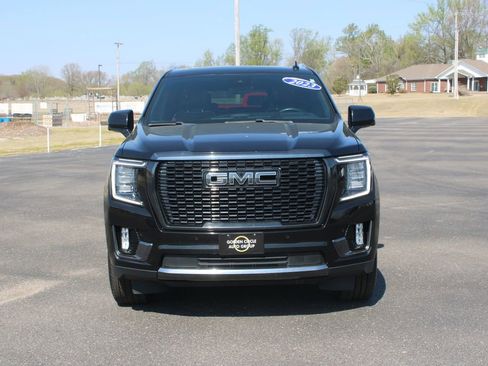 Used 2023 GMC Yukon Denali Ultimate w/ LPO, Floor Liner Package AWD/4WD image 3