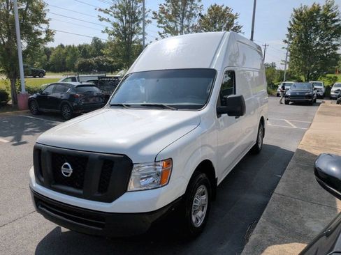 Used 2018 Nissan NV 2500 SV RWD image 2