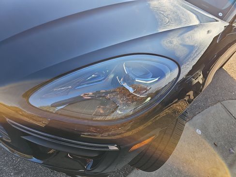 Used 2021 Porsche Macan Turbo image 32