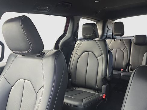 New 2026 Chrysler Pacifica Select image 23