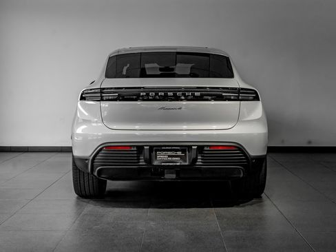 Certified 2025 Porsche Macan 4 Electric image 6