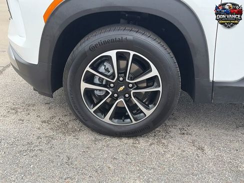 Used 2025 Chevrolet TrailBlazer LT AWD/4WD image 26