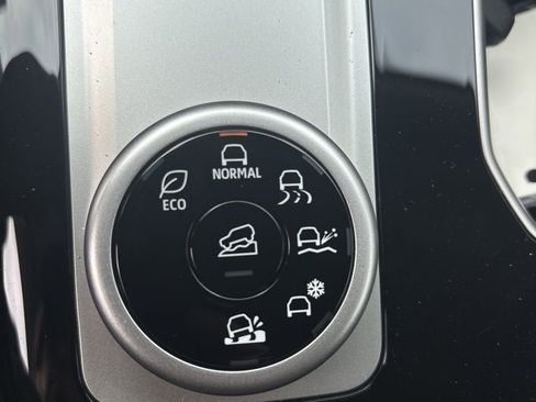 New 2026 Mitsubishi Outlander ES image 21