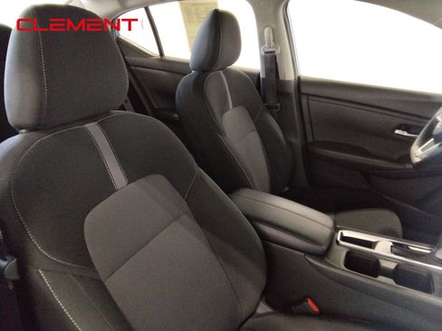 Used 2025 Nissan Sentra SV FWD image 39