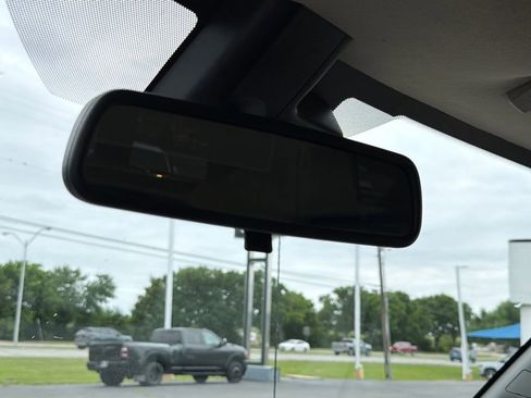 Used 2025 Chevrolet Express 3500 LT w/ LT Preferred Equipment Group RWD image 13