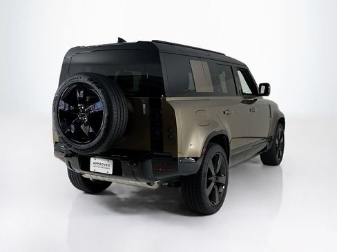 Used 2026 Land Rover Defender 110 X-Dynamic SE AWD/4WD image 5