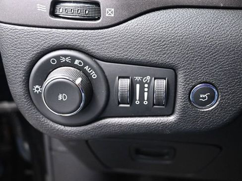 Used 2021 Jeep Cherokee Trailhawk w/ Premium Leather Package image 35