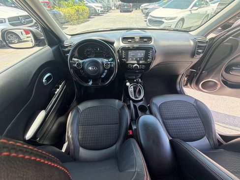 Used 2017 Kia Soul ! FWD image 23