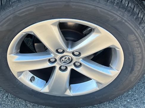 Used 2015 Toyota RAV4 XLE AWD/4WD image 22