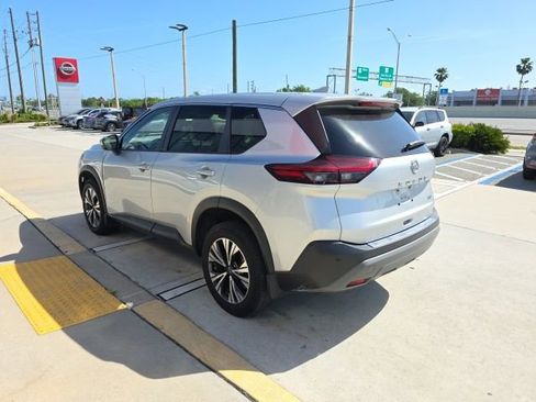 Used 2023 Nissan Rogue SV image 6