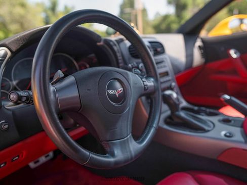 Used 2007 Chevrolet Corvette Coupe w/ Preferred Equipment Group RWD image 34