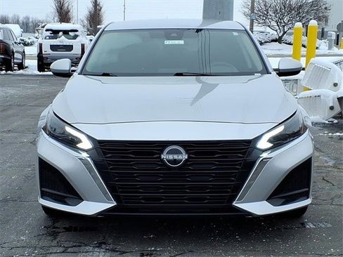 Certified 2023 Nissan Altima 2.5 SV image 2