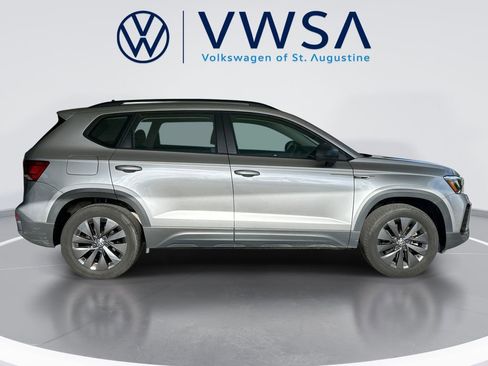 Certified 2022 Volkswagen Taos S AWD/4WD image 9