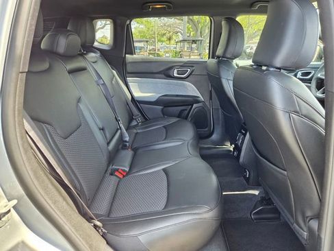 Used 2024 Jeep Compass Latitude image 19