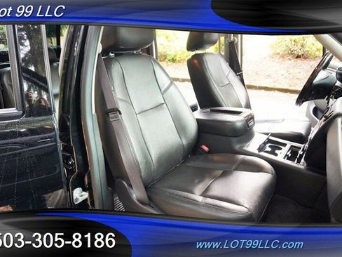 Used 2014 GMC Sierra 2500 Denali w/ Suspension Package, Off-Road AWD/4WD image 18