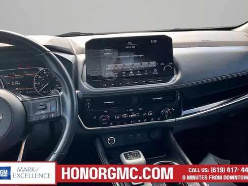 Used 2022 Nissan Rogue SL w/ SL Premium Package FWD image 9