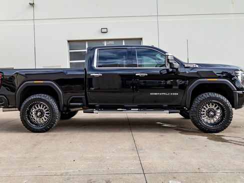 Used 2024 GMC Sierra 2500 Denali w/ Denali Reserve Package image 11