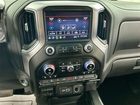 Used 2019 GMC Sierra 1500 SLT w/ SLT Premium Package image 16