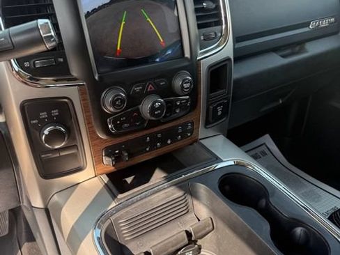 Used 2018 RAM 2500 Laramie w/ Convenience Group AWD/4WD image 10