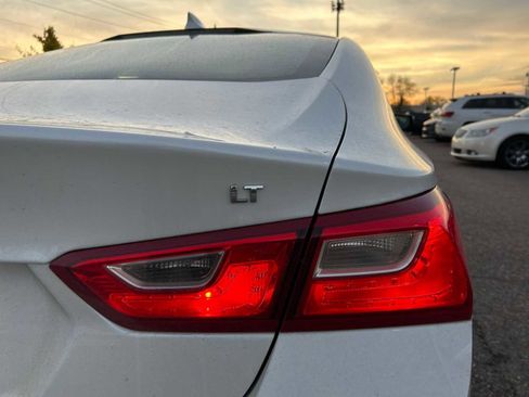 Used 2016 Chevrolet Malibu LT image 28