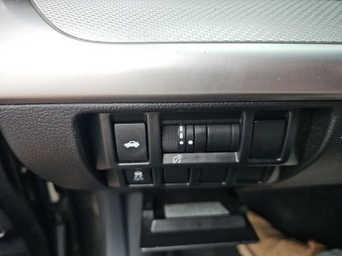 Used 2017 Subaru Legacy 2.5i AWD/4WD image 14