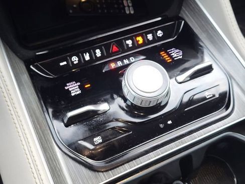 Used 2023 Jeep Wagoneer Series III w/ Rear Seat Video Group 1 image 25