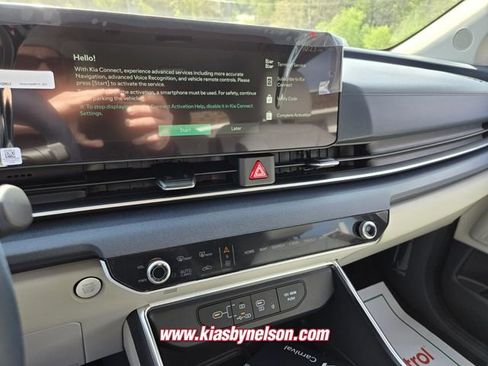 New 2026 Kia Carnival EX FWD image 11